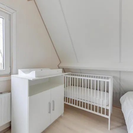 Modern, Cosy Family Near * Sint Maartensbrug