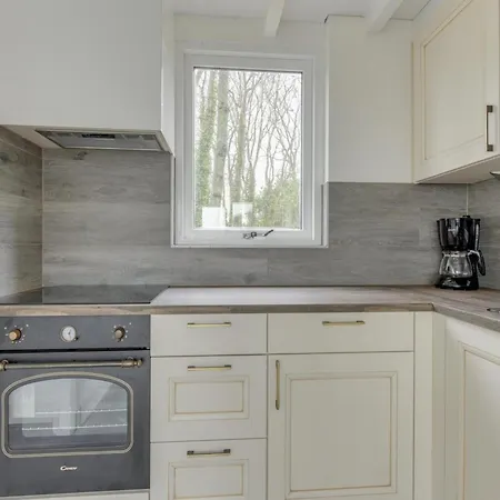 Modern, Cosy Family Near